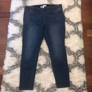 Old Navy Rockstar Jeggings Short